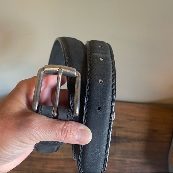 Eddie Bauer men’s black leather belt with silver tone  buckle. - Picture 1 of 8